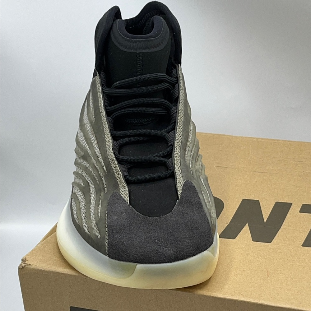 ✨Adidas YZY QNTM✨ Men's Black and Gray High-Top Sneakers Size: 11